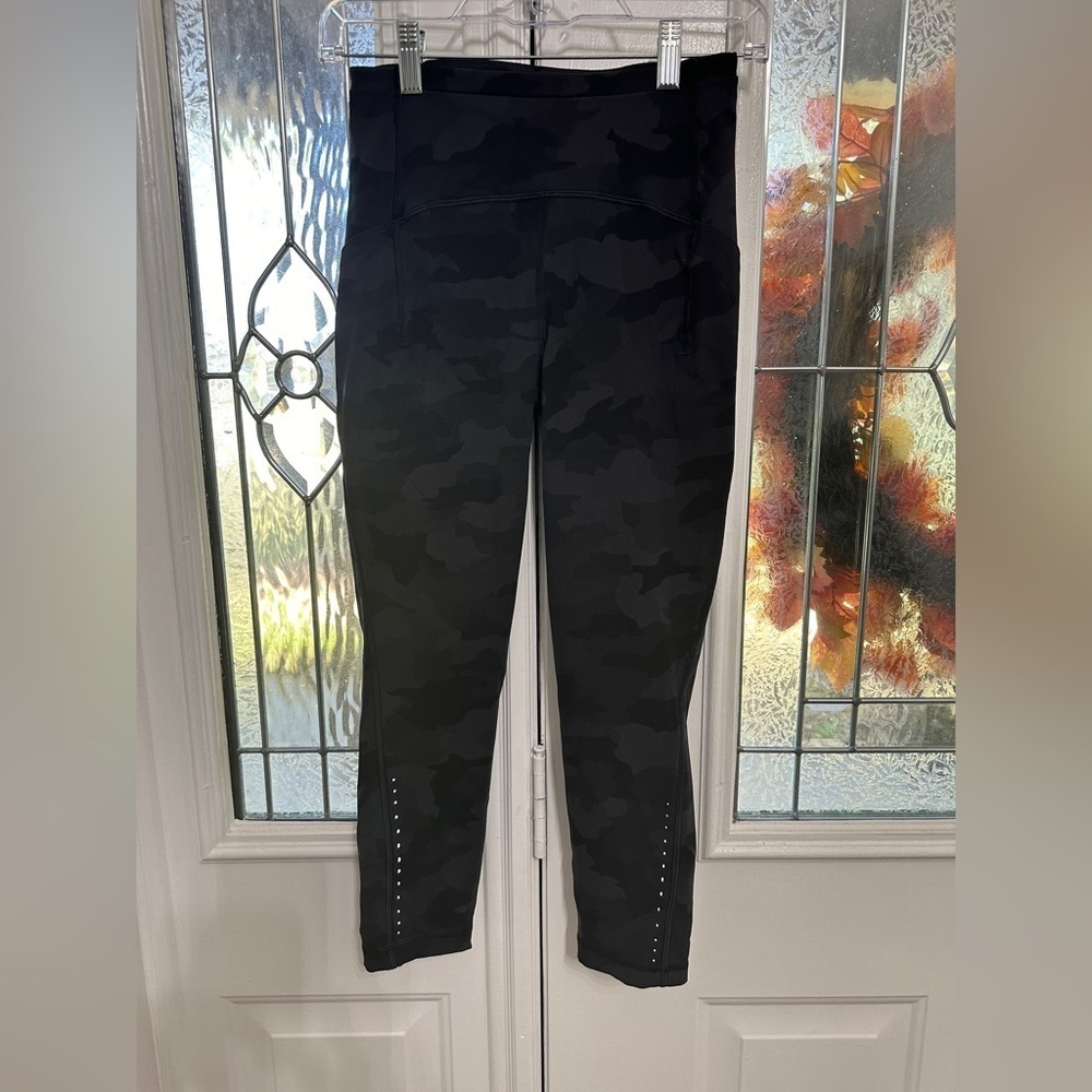 Lululemon Swift Speed High Rise Crop 23"
Heritage 365 Camo Deep Coal Multi 4